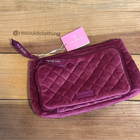 Vera Bradley Handbags - Vera Bradley Quilted compact organizer